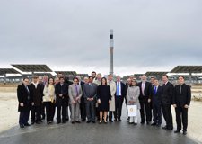 Representantes diplomáticos visitan plantas solares en Sevilla