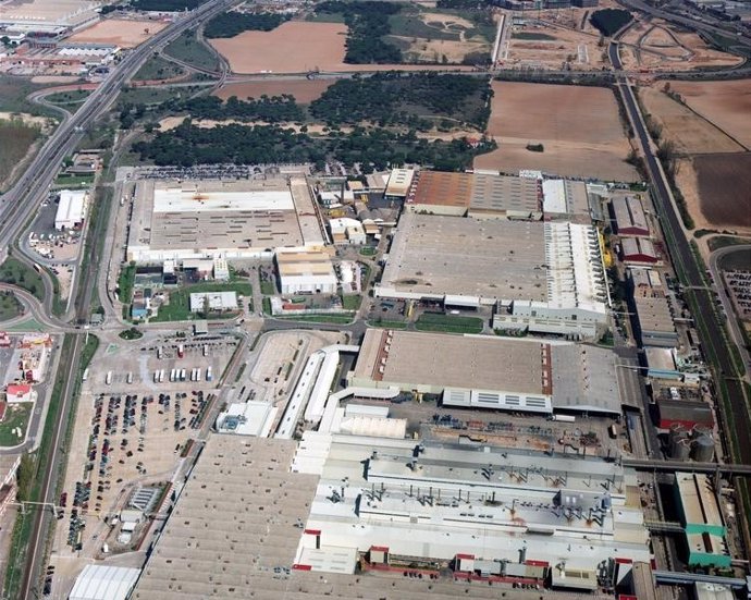 Imagen Aérea De Las Factorías De Renault En Valladolid