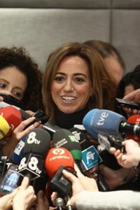 Chacón confía en que el PSOE haga primarias a tiempo 