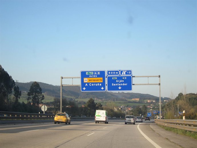 Tráfico por la autopista A-8 'Y'