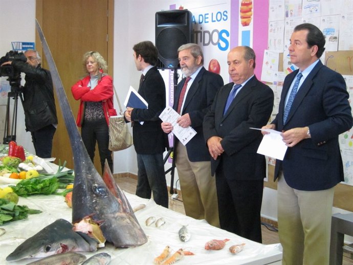 El alcalde de Granada visita Mercagranada