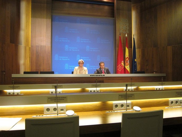 Lourdes Goicoechea y Juan Luis Sánchez de Muniáin en rueda de prensa.