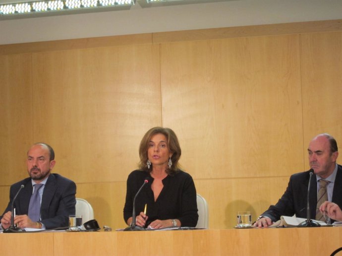 La alcaldesa de Madrid en la rueda de la Junta de gobierno municipal