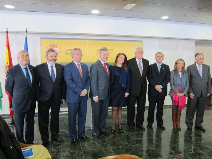 Crespo (centro) con los subdelegados andaluces