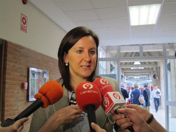 Catalá atiende a los medios en una imagen de archivo.