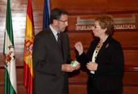 La Junta prevé que la economía andaluza decrecerá un 1,2% en 2013 y se prevé un PIB de 146.900 millones de euros