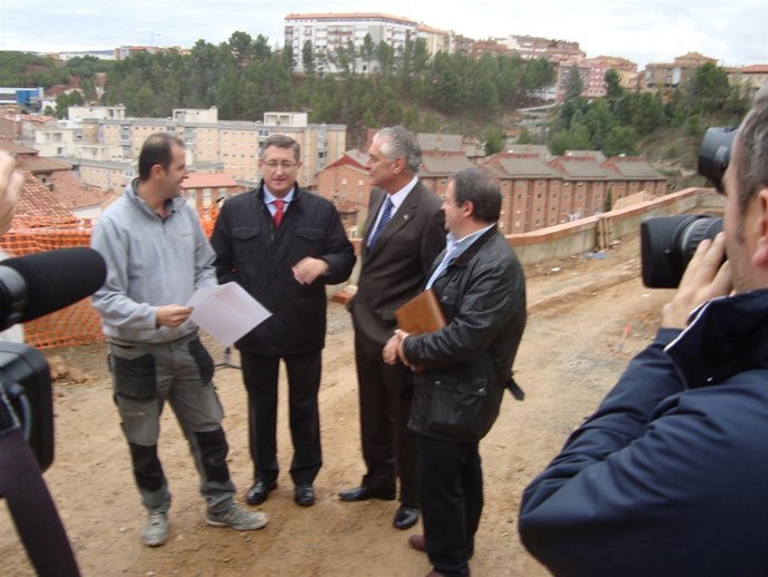 Antonio Suárez, en la visita al mirador de Teruel