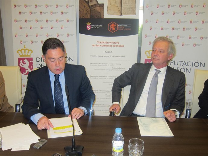 Marcos Martínez y el presidente de la Fundación, Antonio del Valle