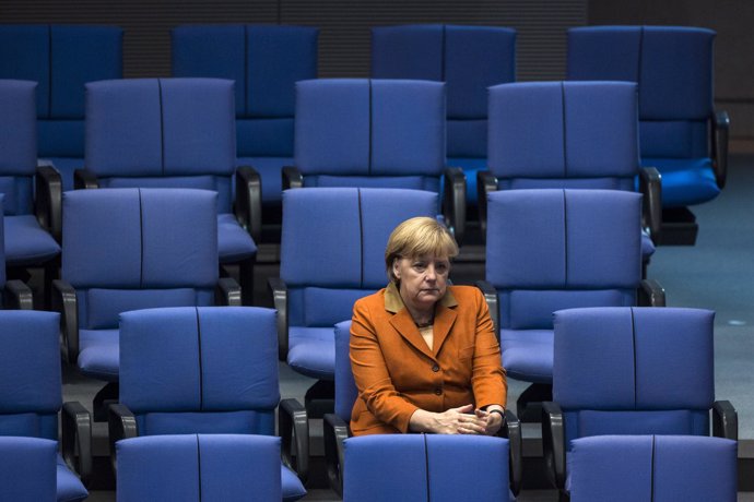 Angela Merkel, sola en el Bundestag