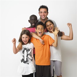 Xavi Hernández, embajado de la Obra Social la Caixa