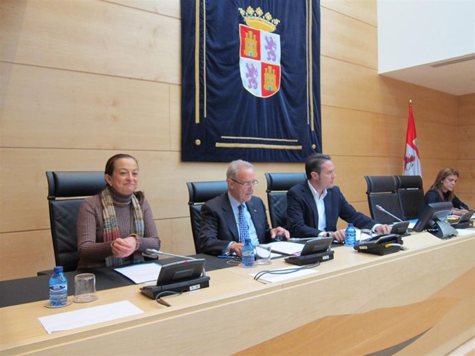 El presidente del CES comparece en la Comisión de Hacienda