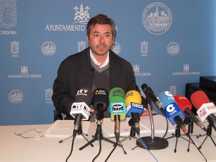 Miguel Ángel Torrico en rueda de prensa