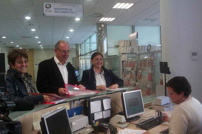 Sindicatos registran la convocatoria de huelga general del 14-N en Cantabria