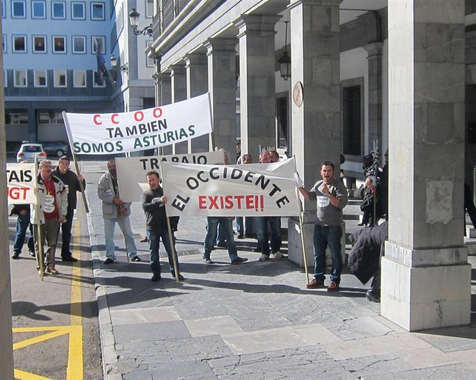 Concentración a favor de la mina de Salave.