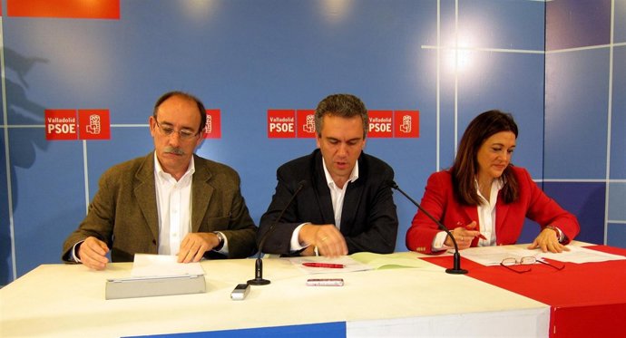 Bedera (i), Izquierdo (c) y Rodríguez (d) presentan las enmiendas a los PGE