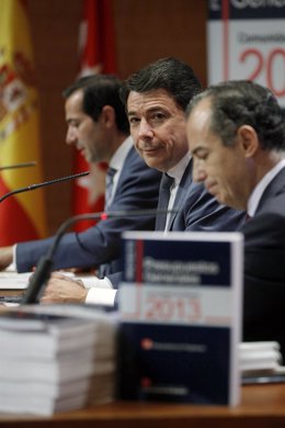 El presidente madrileño, Ignacio González, en la rueda de presupuestos de 2013