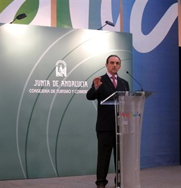 El consejero de Turismo, Rafael Rodríguez