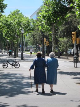 Bizkaia pone en marcha dos servicios para cuidadores de dependendientes