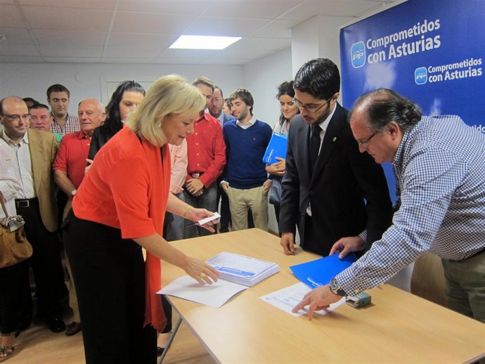 Mercedes Fernández formaliza su candidatura.
