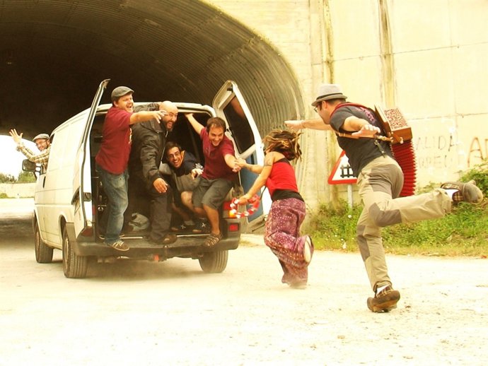 Componentes de la tarrancha "iniciando su gira mundial"