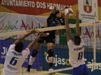 Voleibol/Superliga.- Cajasol vence al UBE L,illa Grau y es cuarto    