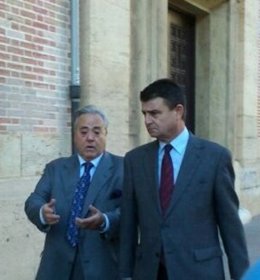 Alperi (Izquierda) A Su Llegada Al TSJCV