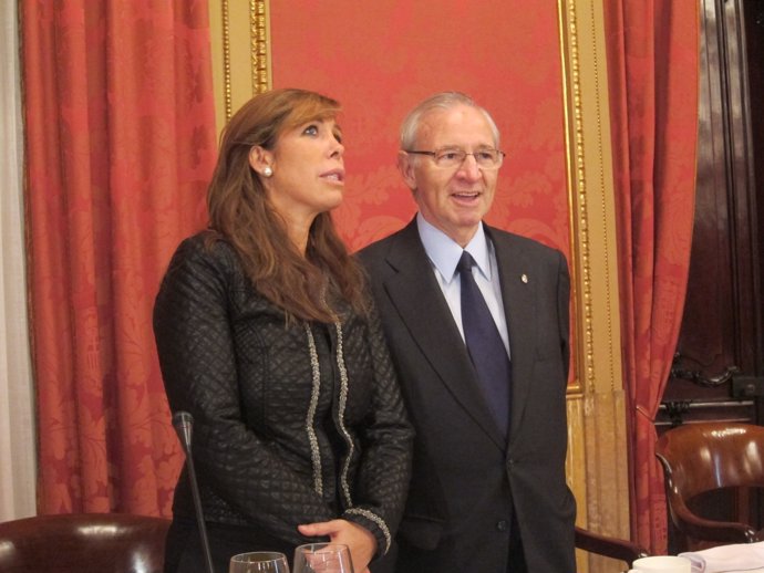 A.S.Camacho (PP) y M.Valls (Cámara de Barcelona)