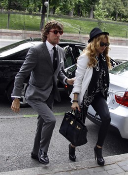 Paulina Rubio y Colate