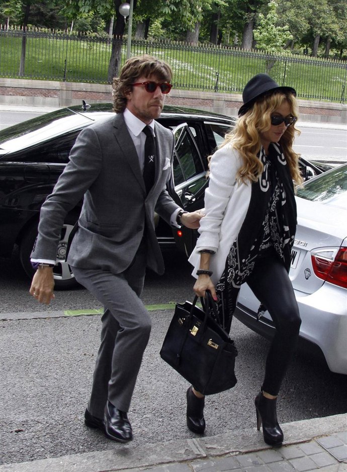 Paulina Rubio y Colate