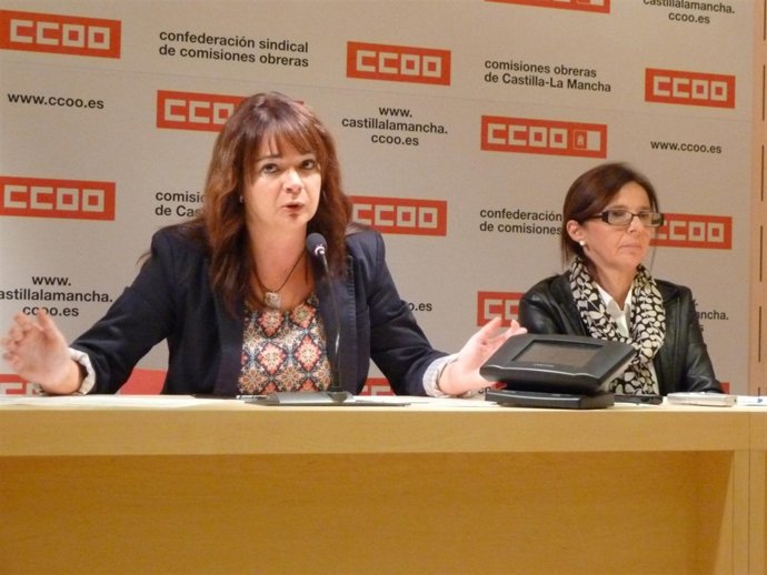 Lola Santillaana de CCOO y  Higina García de UGT