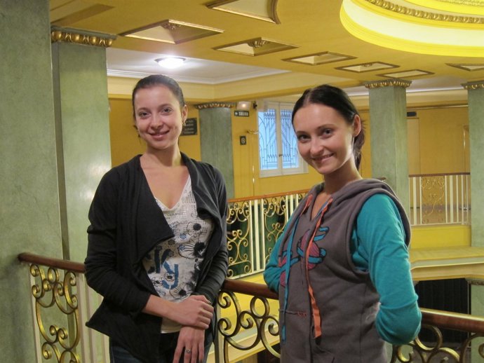 Elena Khoroshera y Maria Sokolnikova, del Russian National Ballet