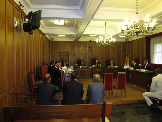 Los Tres Acusados Durante El Juicio