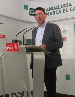 Mario Jiménez, este lunes en rueda de prensa