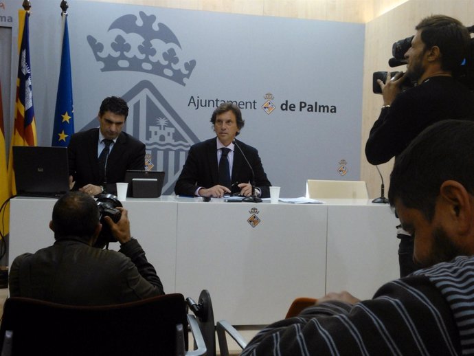 Isern y Martínez presentan los presupuestos 2013