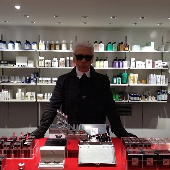 Karl Lagerfeld para Shu Uemura en Colette