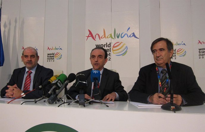 El consejero de Turismo y Comercio, Rafael Rodríguez, en la WTM de Londres