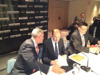 Rubalcaba acusa al PP de practicar la "catalanofobia" 