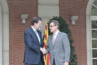 Rajoy avisa a Mas que se está "equivocando y mucho" 