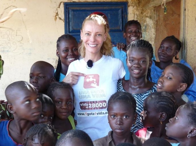 Paula Vázquez, embajadora de la campaña Una gota, una vida de Fundación Antena3