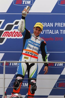 Maverick Viñales GP Italia podium trofeo