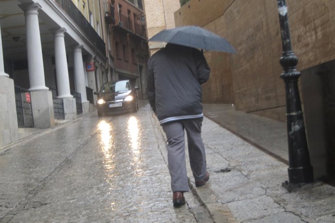 Lluvia, paraguas, temporal, frío, viento