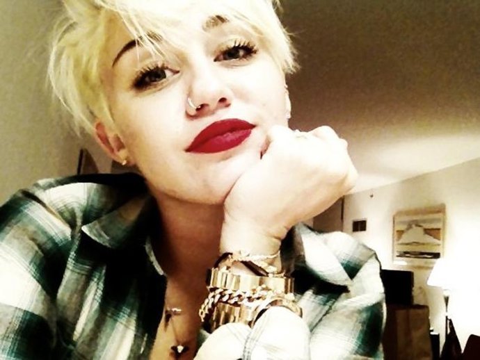 MILEY CYRUS
