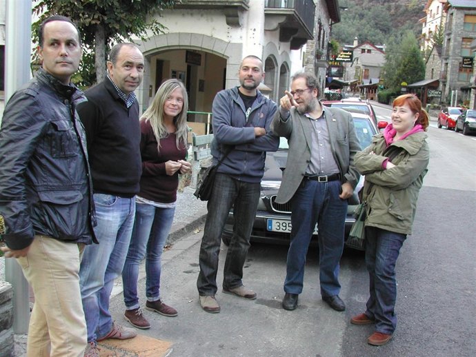 El diputado de CHA por la Izquierda de Aragón, Chesús Yuste, en Broto.