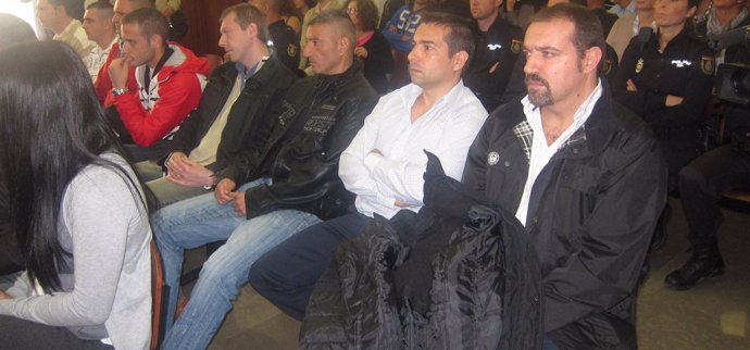 Imagen de los guardias civiles acusados de tráfico de drogas en Huelva.