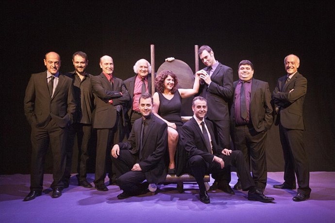 Elenco Del Espectáculo '8 Reinas'