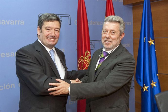 A la derecha, Juan Las Navas.