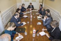 El Gobierno de Cantabria se reúne con las empresas con permisos de investigación para la extracción de gas