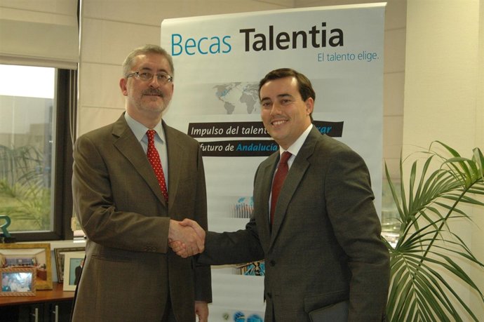 Junta mantiene su apuesta por el programa Talentia y la política de becas