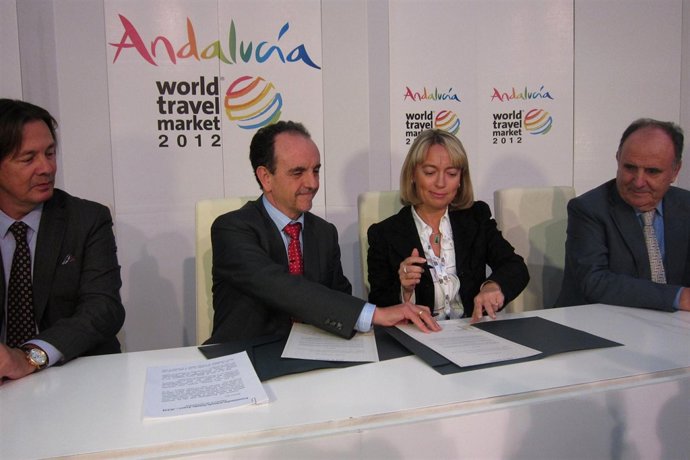 Rafael Rodríguez y la directora de Natalie Tours