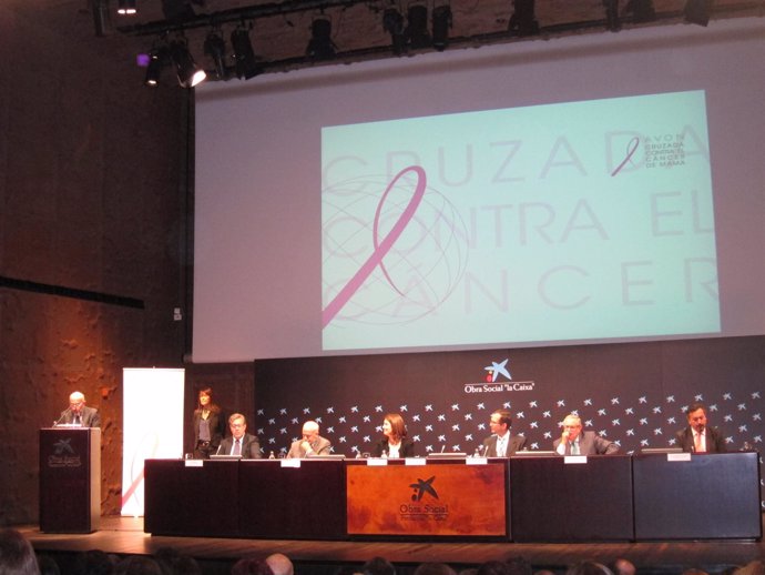 Entrega de las Beca Avon para luchar contra el cáncer de mama